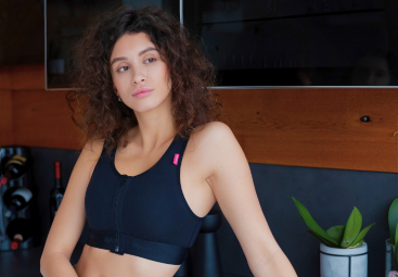 Brassière de sport vs soutien-gorge de compression après chirurgie mammaire : quel choix idéal ?